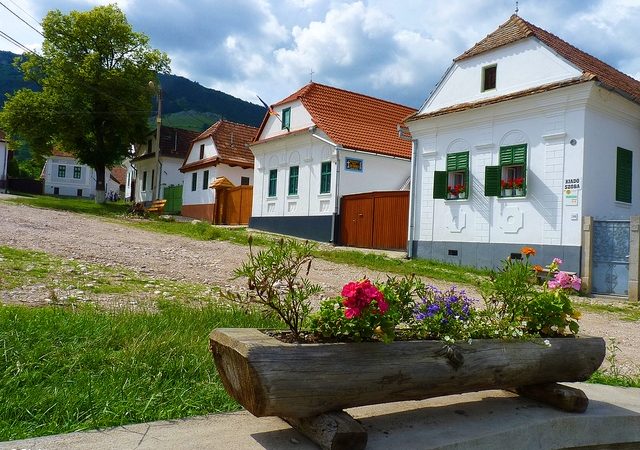 Descopera cele mai colorate sate din Romania. Rimetea, judetul Alba