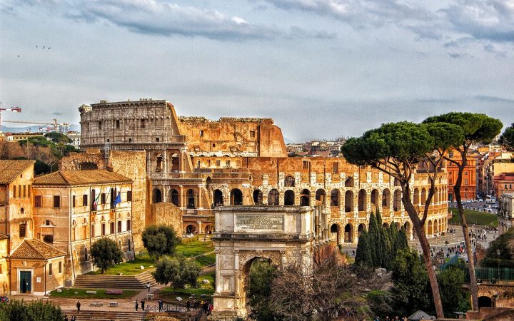 Forumul si Colosseum-ul din Roma