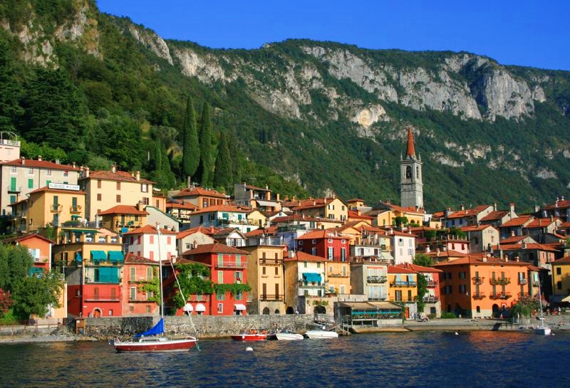 Varenna, pastel cu iz venețian