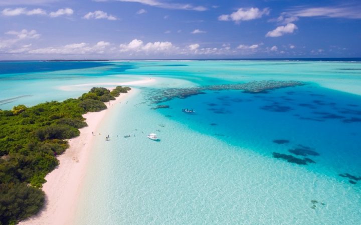 Fă plajă pe cele mai fine nisipuri din lume – Maldive