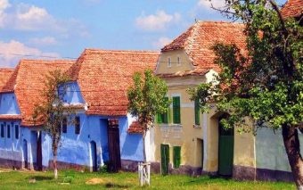 Descopera cele mai colorate sate din Romania