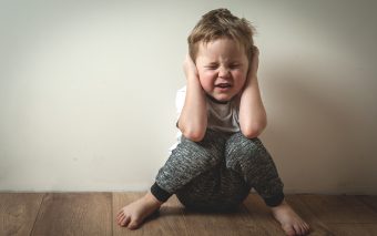 Țipi la copilul tău? Părinții care țipă vor avea copii deprimați și cu probleme