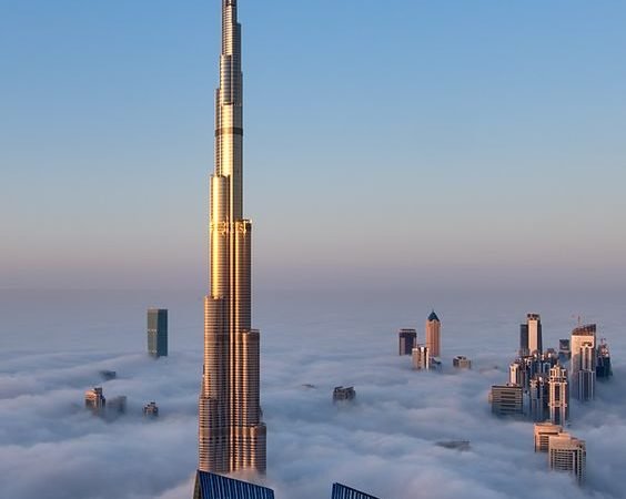 Liber la adrenalina! Bungee jumping de pe Burj Khalifa
