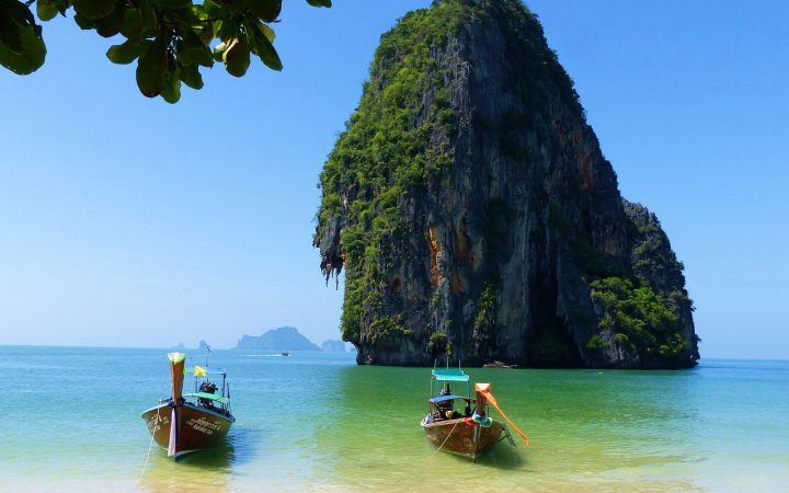 Pe urmele lui James Bond, în Krabi