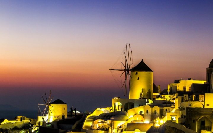 Santorini - Admira apusul din jacuzzi de pe caldera vulcanică