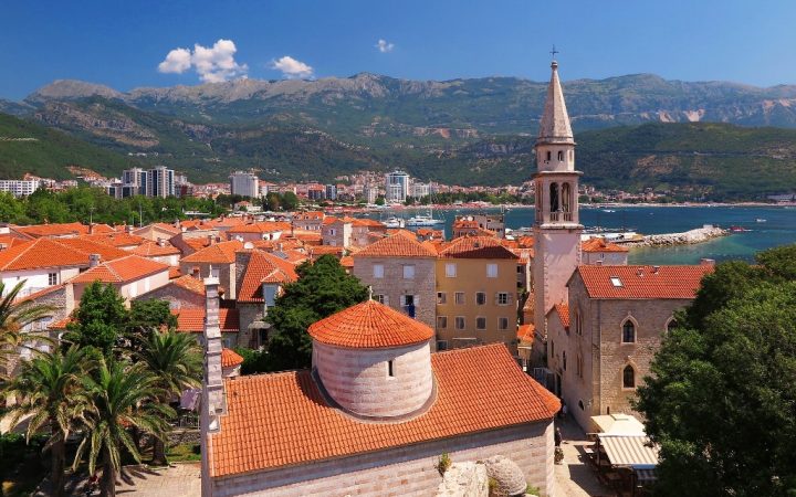 August. Budva, perla Muntenegrului