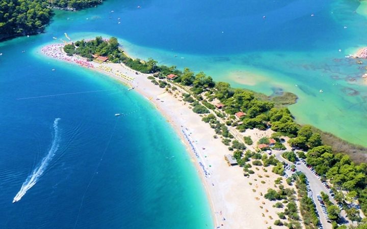 Turcia - destinația anului 2019! Oludeniz, cea mai frumoasă plajă din Turcia