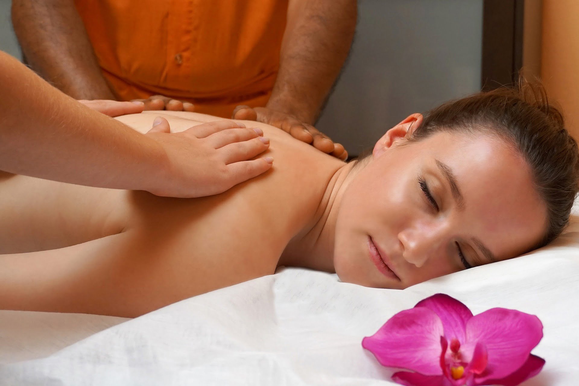 La ce ajută masajul. 7 beneficii ale masajului