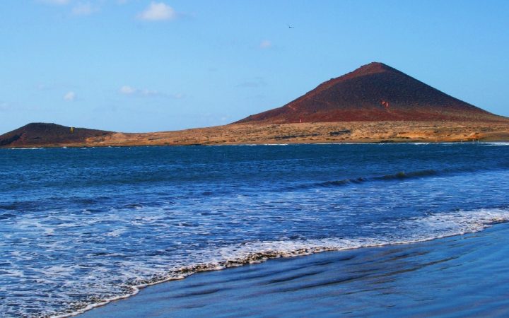 Cea mai spectaculoasă plajă naturală: Playa El Medano