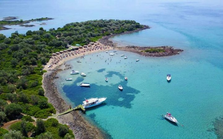 Plajele micului arhipelag Lichadonisia - Evia