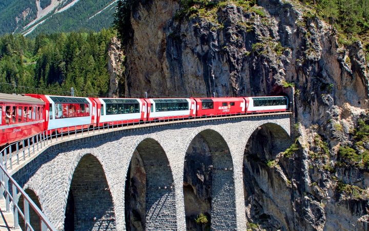 Străbate Elveția cu Glacier Express
