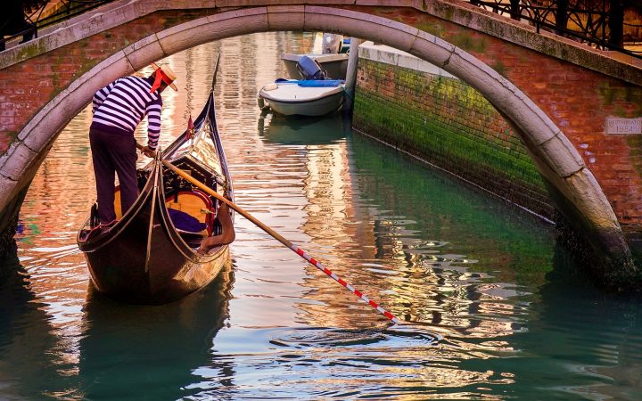 Veneția - la plimbare cu gondola