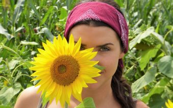 Protejarea părului de soare. 4 trucuri de ajutor în lupta cu soarele