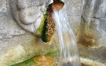 Beneficiile apei termale pentru ten: sănătate și frumusețe