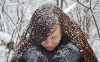 Tratamente pentru păr în sezonul rece. Cum îți îngrijești părul pe timp de iarnă