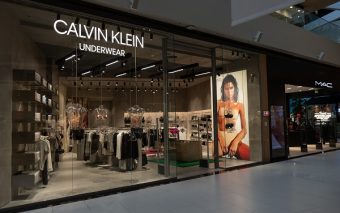 CALVIN KLEIN, INC. și SARKK SA Deschid primele magazine CALVIN KLEIN UNDERWEAR și CALVIN KLEIN JEANS...