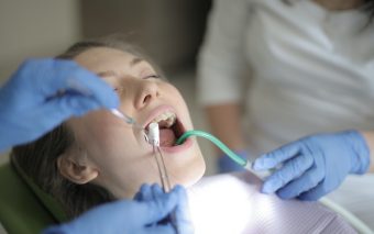Etapele unui implant dentar de succes
