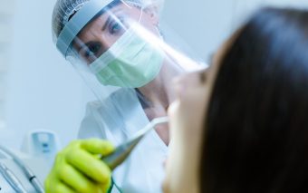 Vizitele la stomatolog sunt sigure și în pandemie