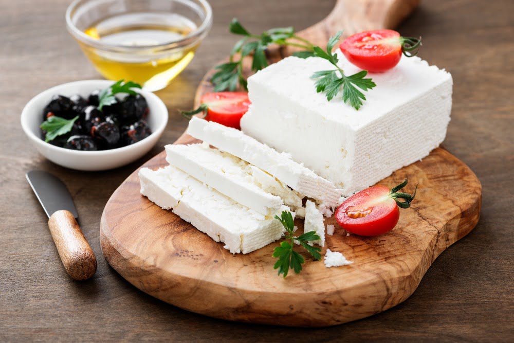 Beneficiile brânzei feta. 8 proprietăți incredibile ale brânzei grecești
