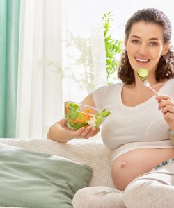 Dieta în perioada sarcinii. Ce mănâncă o gravidă pentru a fi sănătoasă