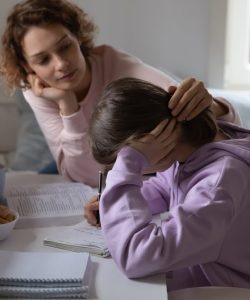Înfruntarea eșecului: 7 sfaturi pentru părinți, ca să-și ajute copiii