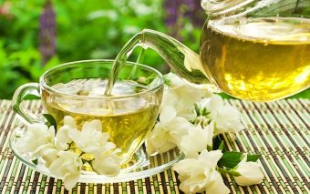 8 beneficii ale ceaiului de iasomie pentru sănătate
