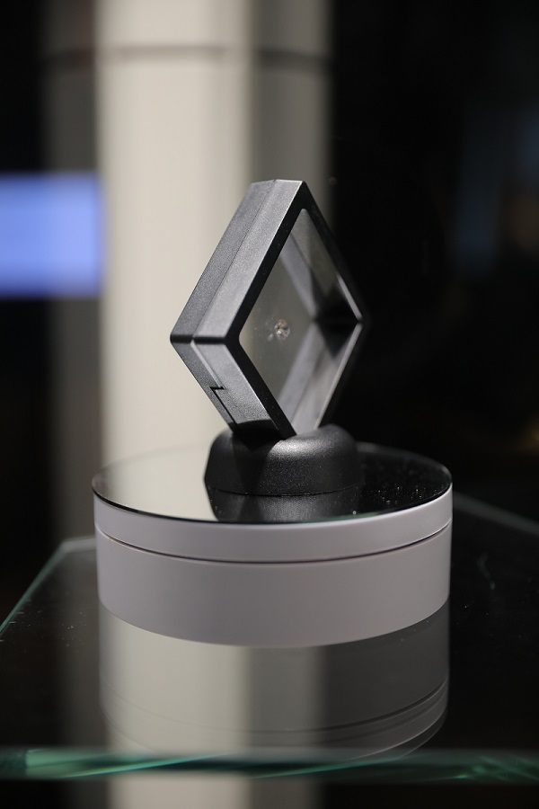 Compania Carbon Dynamics și Casa de Bijuterii MICRI au prezentat oficial primul diamant de laborator creat în România