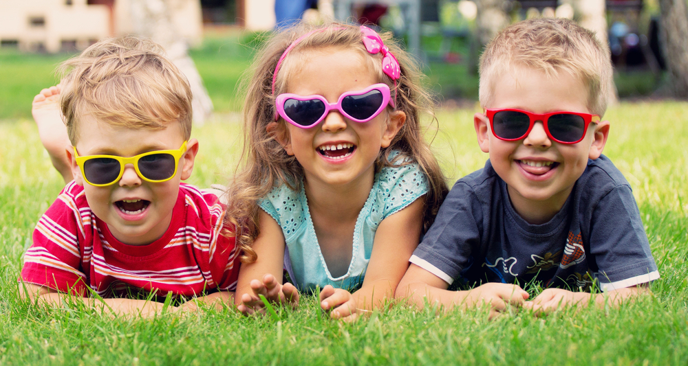 Ochelarii de soare la copii. Au nevoie aceștia de protecția ochilor?