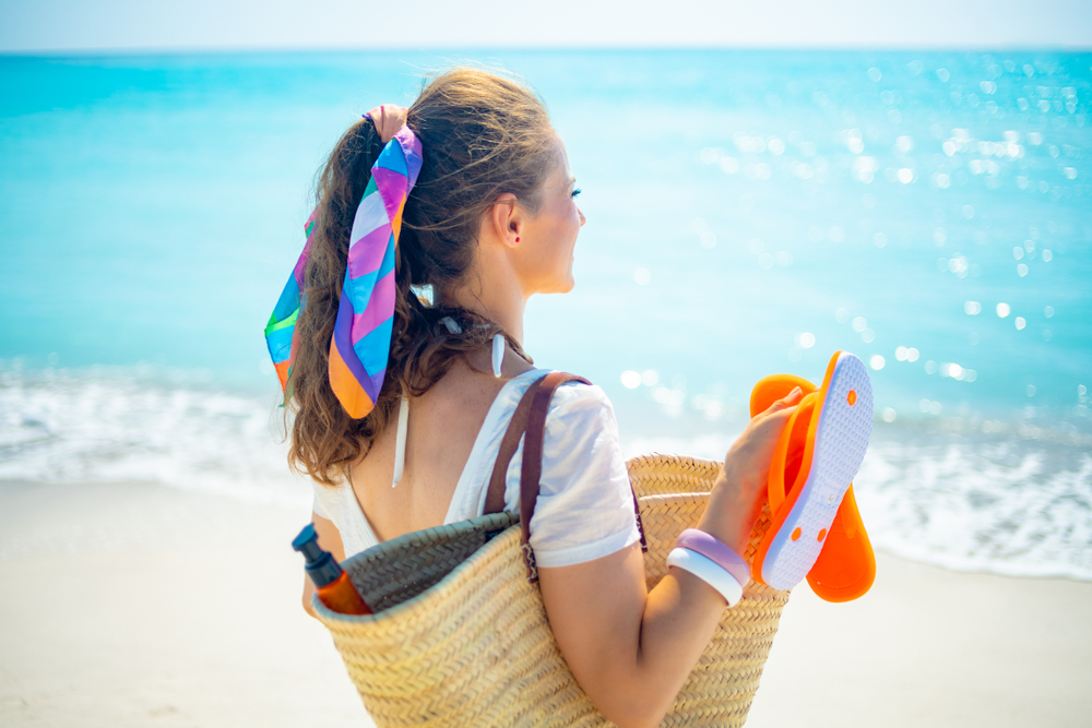 5 lucruri sustenabile de pus într-o geantă de plajă