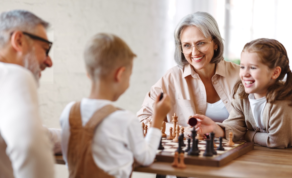 5 activități de stimulare cognitivă între bunici și nepoți