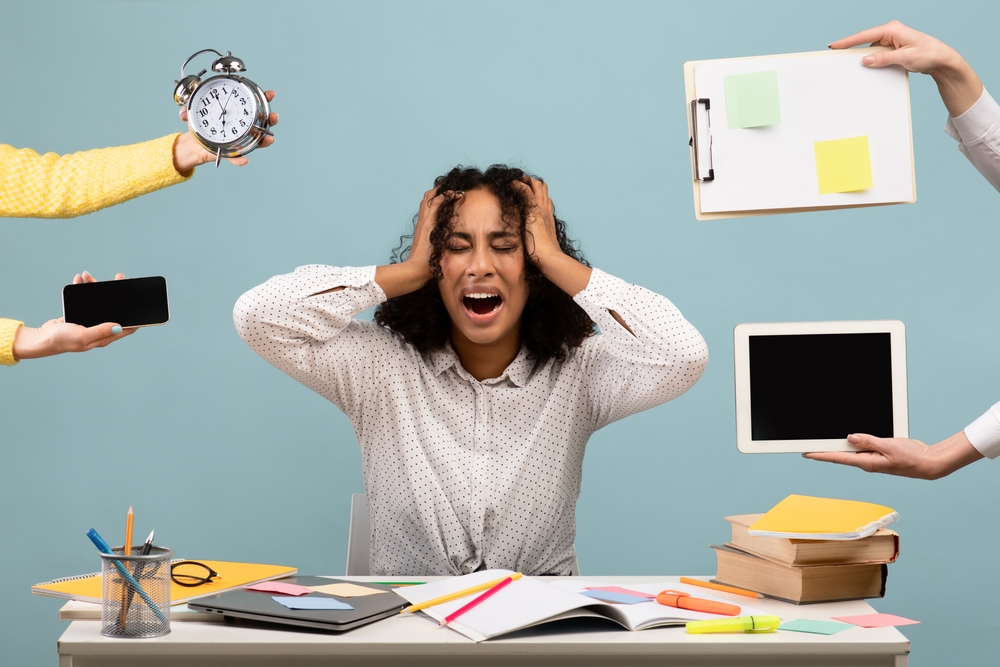 Cum recunoști că suferi de burnout? Care sunt simptomele?