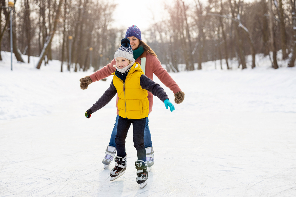 Patinajul pe gheață. De ce este benefic pentru copii?