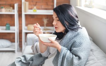 Ce să mâncăm când e frig? 10 alimente care „țin de cald”