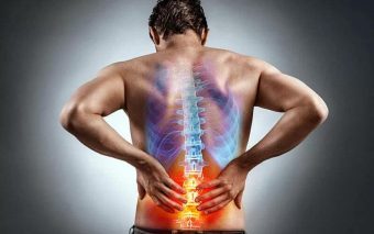 Ce provoacă durerile de spate și cum le putem remedia?