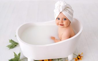 6 reguli de bază pentru igiena bebelușului