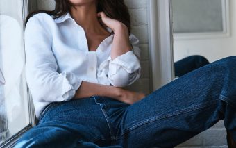 Calvin Klein lansează noi imagini cu Camila Morrone în Calvin Klein Jeans