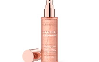 FOREO lansează SUPERCHARGED™ Barrier Restoring Essence Mist – secretul pentru o piele tânără și luminoasă