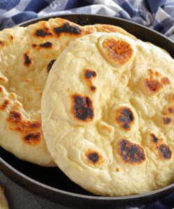 Pâine cu lapte gătită în tigaie (fără dospire)