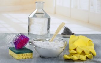 10 trucuri pentru curățarea casei cu bicarbonat de sodiu