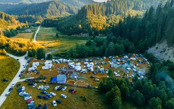 Retreat Wisdom: O călătorie transformațională spre autenticitate, natură și comunitate