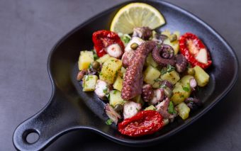 Salată mediteraneană de caracatiță