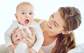 Instinct matern sau anxietate parentală? Cum recunoști diferența?