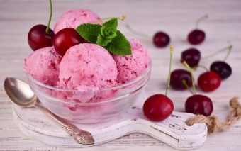 Sorbet de cireșe - răcoare într-un pahar