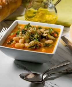 Supă Spollichini - un fel de mâncare tipic al tradiției culinare napoletane
