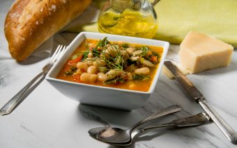 Supă Spollichini - un fel de mâncare tipic al tradiției culinare napoletane