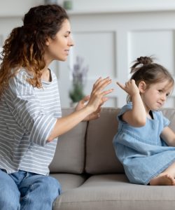 Copii neascultători? Disciplină cu blândețe, nu doar pedepse