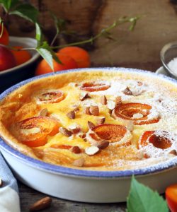 Clafoutis de caise - O reinterpretare a clasicului clafoutis de cireșe