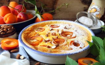 Clafoutis de caise - O reinterpretare a clasicului clafoutis de cireșe