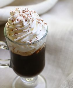 Granita de cafea cu frișcă proaspătă