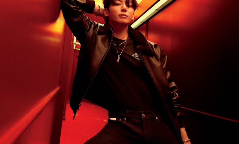 Jung Kook din trupa BTS este imaginea noii campanii Calvin Klein, prezentând cele mai noi modele de denim 